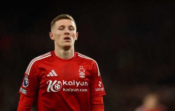 线上炒股配资之家 斯基拉：安德森是曼城今夏中场主要目标，球员越来越接近加盟